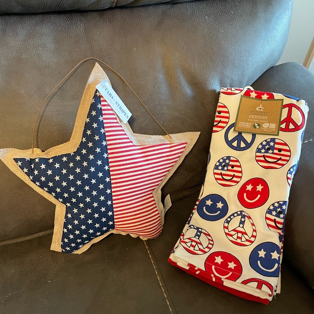 NWT patriotic kitchen towels and hanging decoration